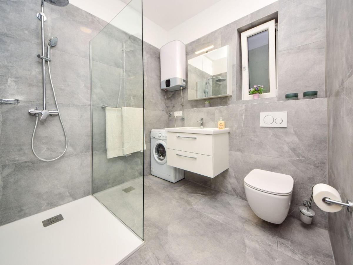 Apartment Marija Supetar Buitenkant foto