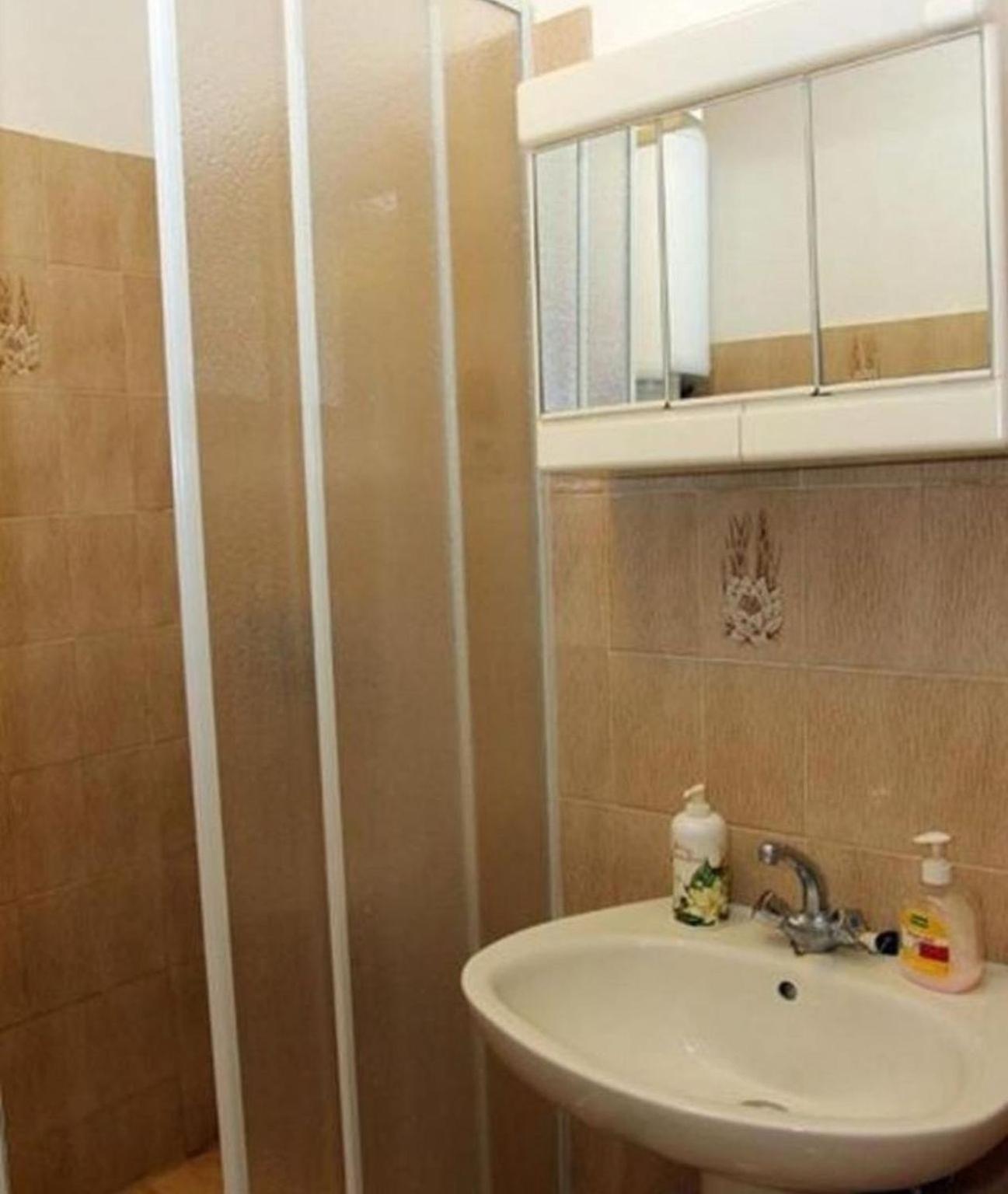 Apartment Marija Supetar Buitenkant foto